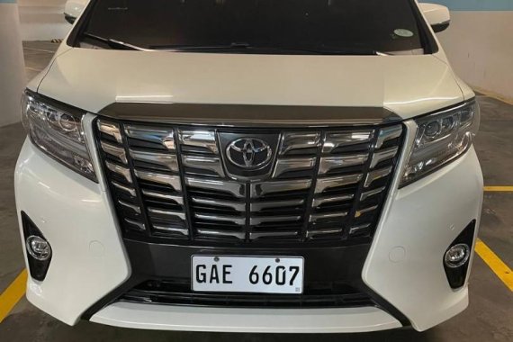 Selling Pearl White Toyota Alphard 2018 in Pateros