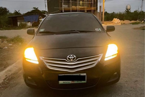 Selling Black Toyota Vios 2011 in Carmona