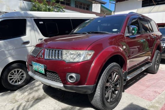 Sell Red 2009 Mitsubishi Montero in Pateros