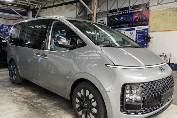 2021/2022 Hyundai Staria Lounge (9-Seater)