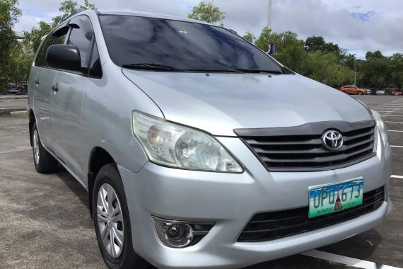 Selling Pearl White Toyota Innova 2013 in Lucena