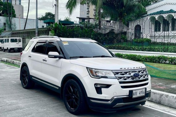 Pearl White Ford Explorer 2018 for sale in Automatic