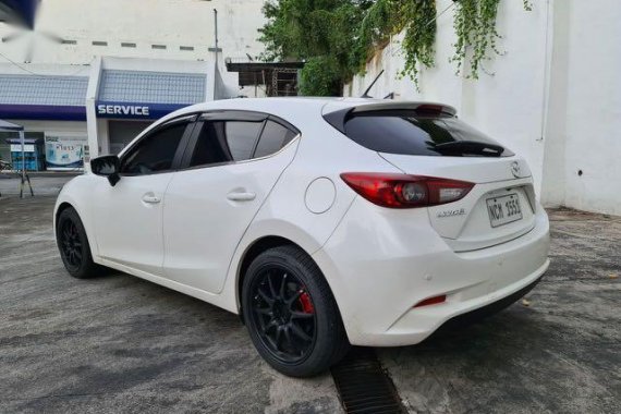 Sell White 2018 Mazda 3 in Quezon City