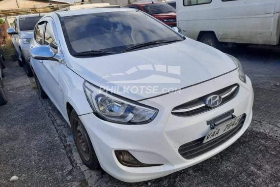 2017 Hyundai Accent hatchback 1.6 crdi AT white - 425k