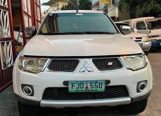 White Mitsubishi Montero Sport 2013 for sale in Las Piñas