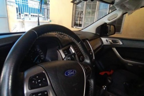 Selling Grey Ford Ranger 2019 in Makati