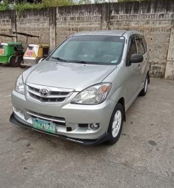 Selling Brightsilver Toyota Avanza 2009 in Bulacan