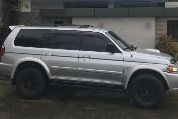 Silver Mitsubishi Montero Sport 2005 for sale in Automatic