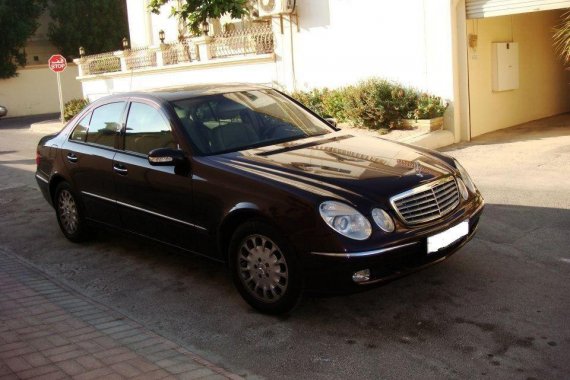 Selling Black Mercedes-Benz E-Class 2004 in Manila