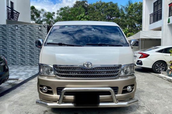 Pearl White Toyota Hiace Super Grandia 2010 for sale in Automatic