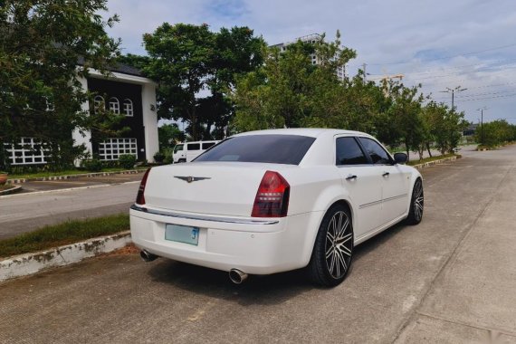 Pearl White Chrysler 300c 2008 for sale in Automatic