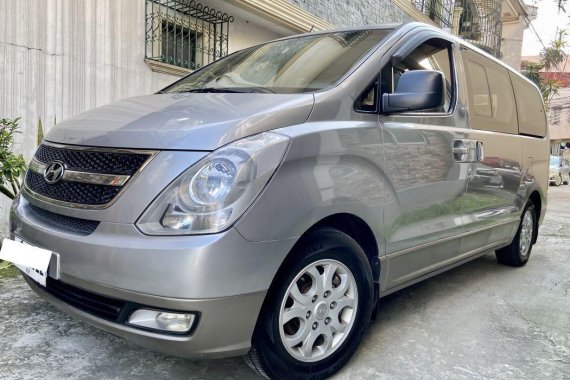 Selling Silver Hyundai Grand Starex 2014 in Manila