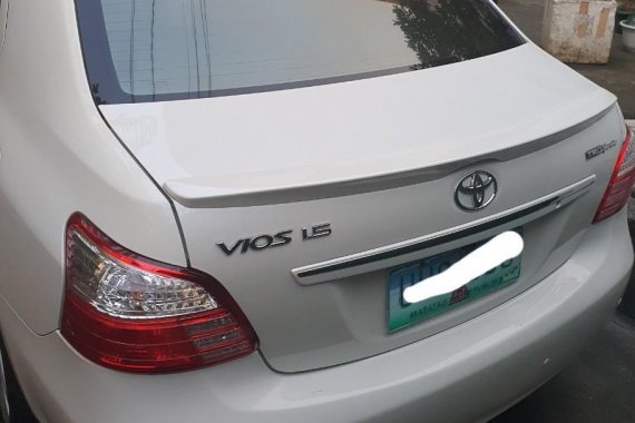 Pearl White Toyota Vios 2013 for sale in Mandaluyong
