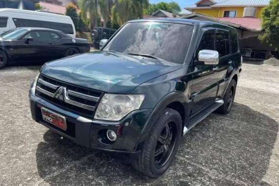 Green Mitsubishi Pajero 2010 for sale in Angeles