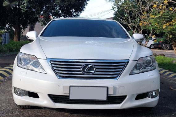 Pearl White Lexus LS460L 2012 for sale in Quezon