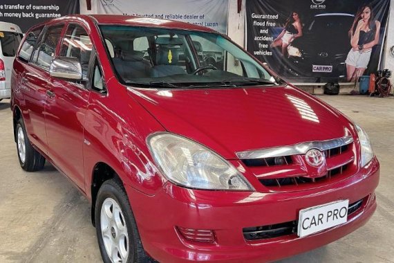 Selling Red Toyota Innova 2005 in San Fernando