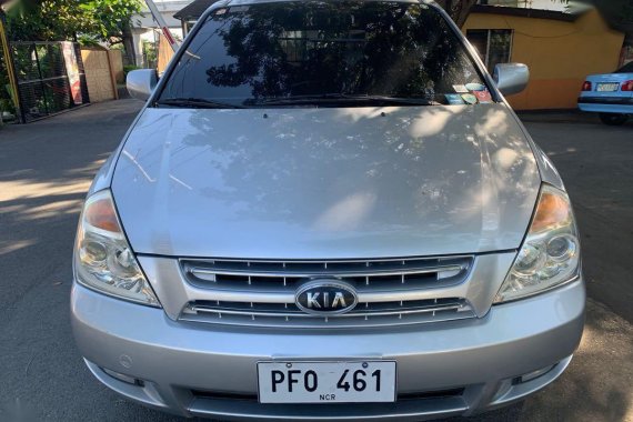 Selling Silver Kia Carnival 2010 in Muntinlupa