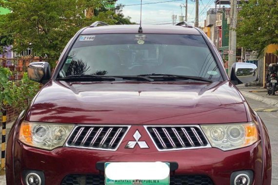 Selling Red Mitsubishi Montero Sport 2012 