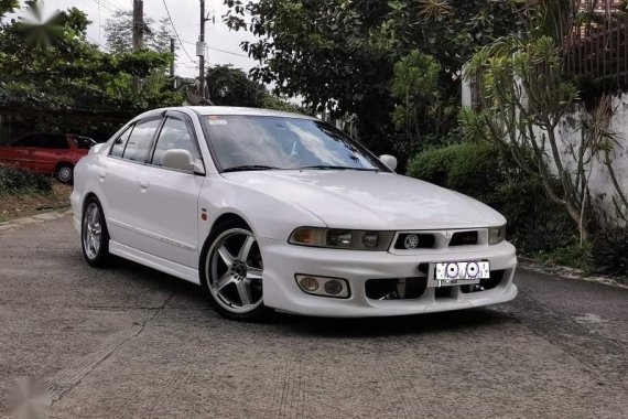 Selling Pearl White Mitsubishi Galant 1999 in Cainta