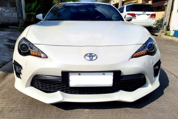 Selling Pearl White Toyota 86 2017 in Santa Rosa