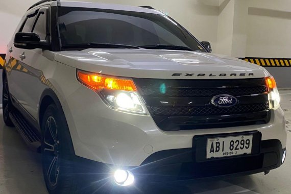 Selling White Ford Explorer 2015 in Muntinlupa