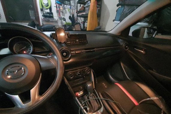 White Mazda 2 2016 for sale in Pasig