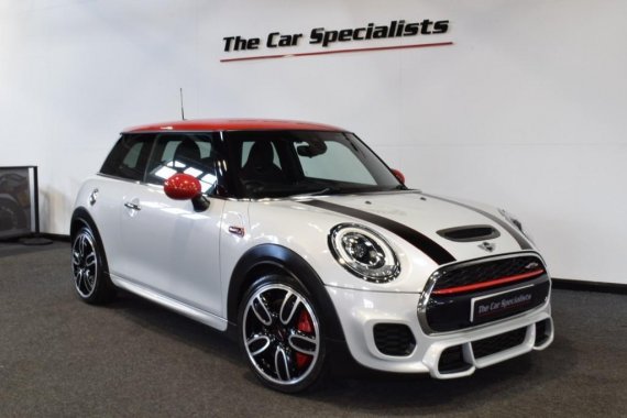 White Mini Cooper 2020 for sale in Valenzuela