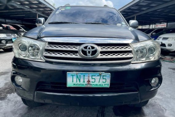 Black Toyota Fortuner 2011 for sale in Automatic