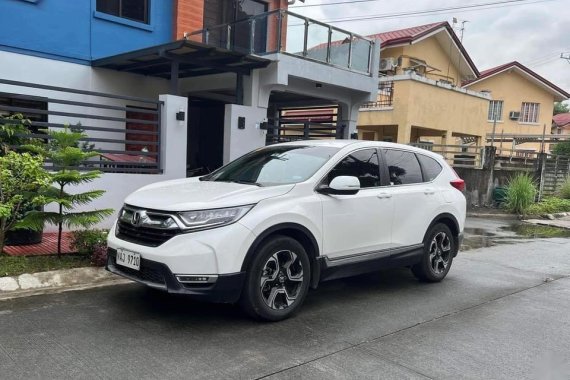 Pearl White Honda Cr-V 2019 for sale in Automatic
