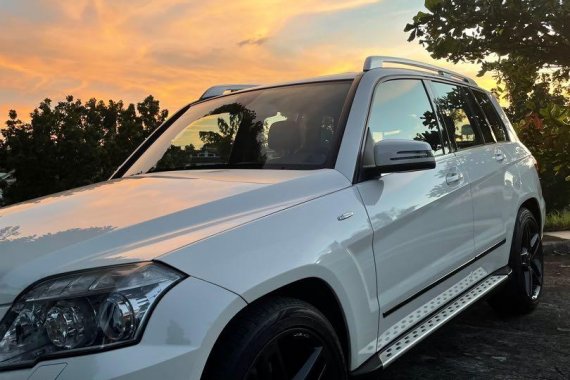 White Mercedes-Benz GLK-Class 2011 for sale in Pasay 