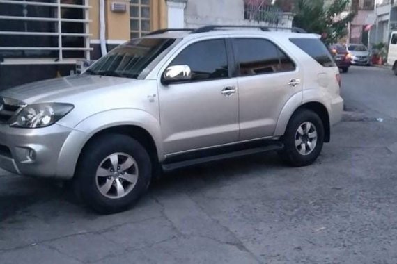 Brightsilver Toyota Fortuner 2009 for sale in Valenzuela