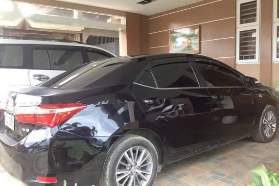 Selling Black Toyota Corolla Altis 2017 in Pateros