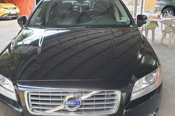 Sell Black 2010 Volvo S80 in Las Piñas