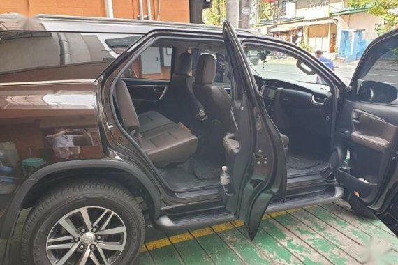Selling Black Toyota Fortuner 2018 in Pateros