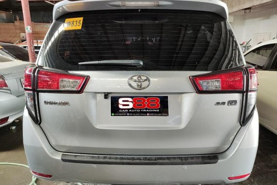 Selling Silver Toyota Innova 2019 in Quezon