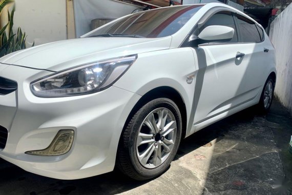 White Hyundai Accent 2015 for sale in Cabuyao 