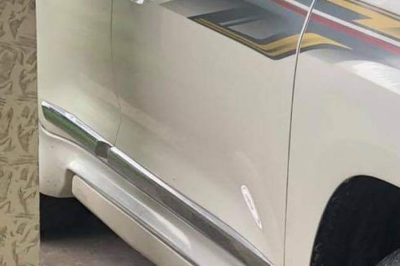 Selling Pearl White Toyota Land Cruiser 2018 in Quezon