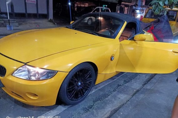 Yellow BMW Z4 2004 for sale in Taguig