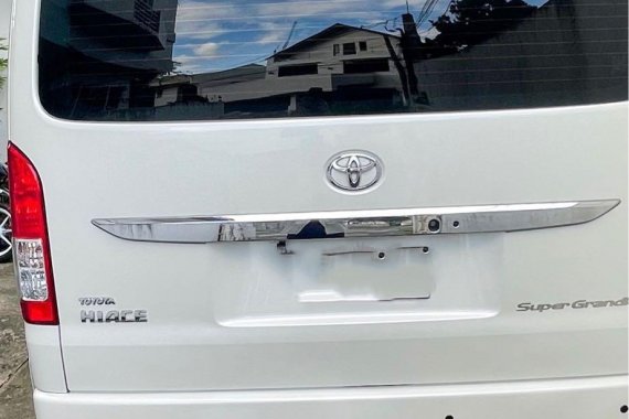 White Toyota Hiace Super Grandia 2018 for sale in Pasig