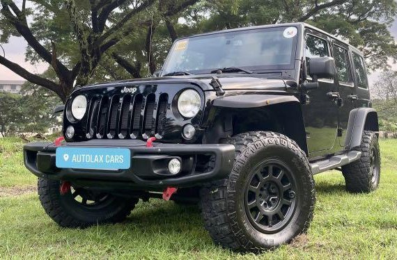 Selling Black Jeep Wrangler 2017 in Angeles