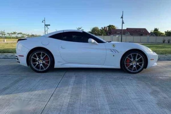 Selling White Ferrari California 2013 in Antipolo