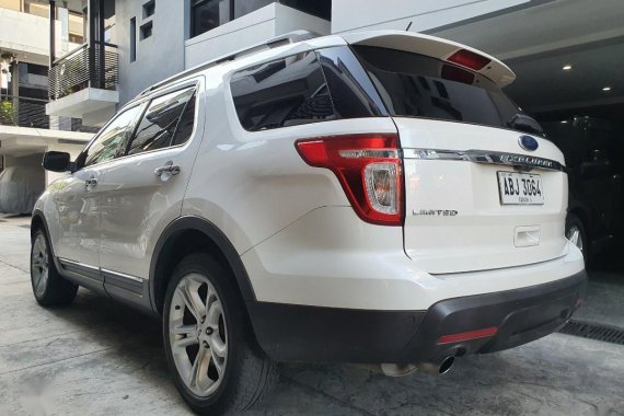 Pearl White Ford Explorer 2015 for sale in Quezon