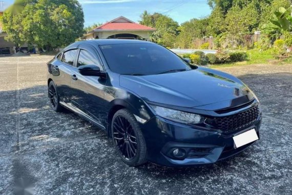 Sell Grey 2017 Honda Civic in Muntinlupa