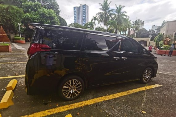 Sell Purple 2018 Toyota Alphard in Pateros