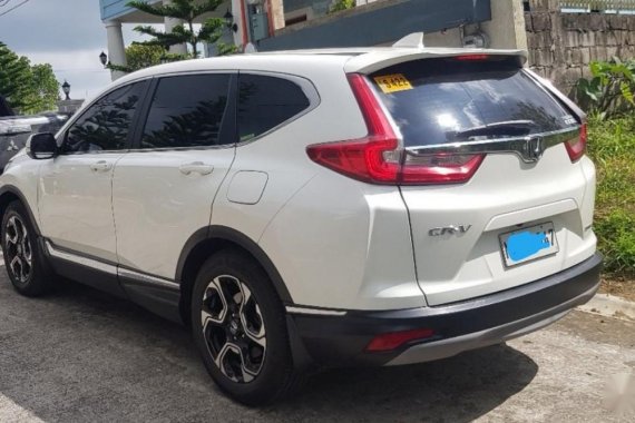 Selling Pearl White Honda Cr-V 2018 in Pateros