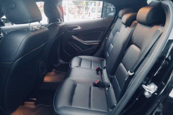 Selling Black Mercedes-Benz GLA180 2020 in Quezon