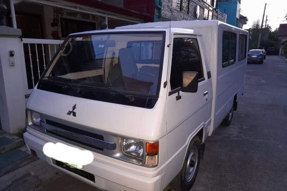 Pearl White Mitsubishi L300 2010 for sale in Manual