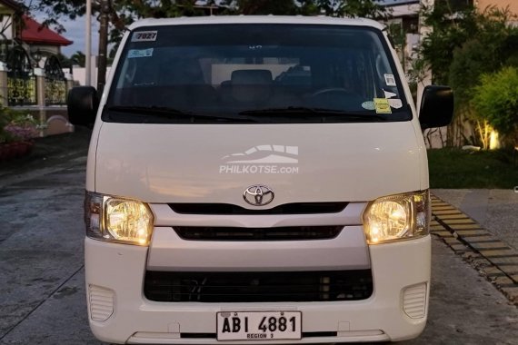 2015-2016 Toyota Hiace Commuter turbo diesel m/t fresh in and out