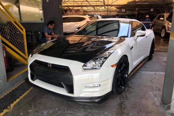 Selling White Nissan GT-R 2013 in Las Piñas