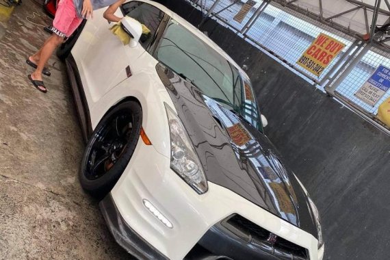 Selling White Nissan GT-R 2013 in Las Piñas